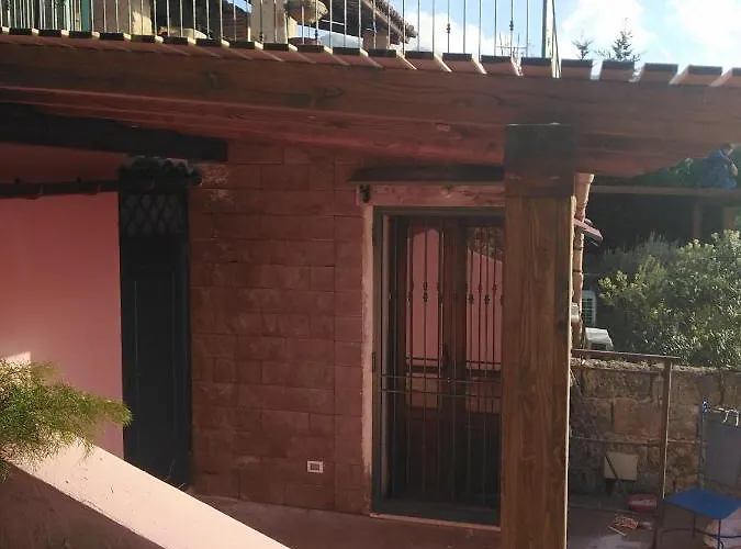 Il Corbezzolo קסטלוצו